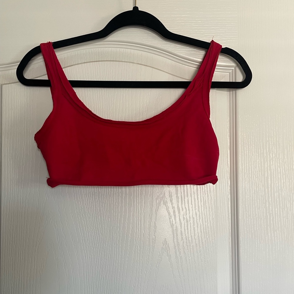 2 Cropped Tank Tops